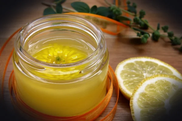 oil, calendula, marigold, lemon, essential oils, cream, skin, maintenance, personal hygiene, medicinal plants, cosmetics