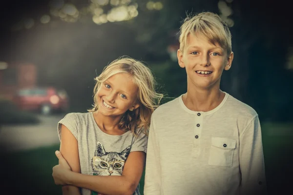 siblings, brother, sister, friends, boy, girl, children, offspring, kids, teens, teenagers, blond, relationship, relativ
