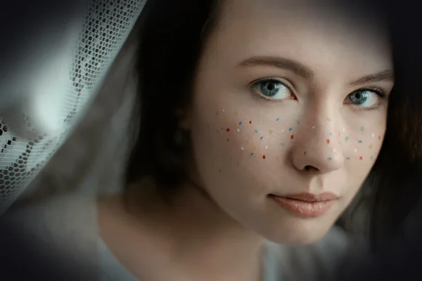 shallow focus photo of woman