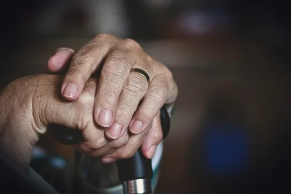 care for the elderly, old people's home, retirement home, retirement, nursing home, seniorin, woman, hands, old, granny,
