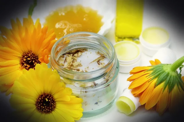 glass, salt, peeling, bath salts, to bathe, marigold, oil, honey, lip care, lip balm, personal hygiene, natural cosmetic