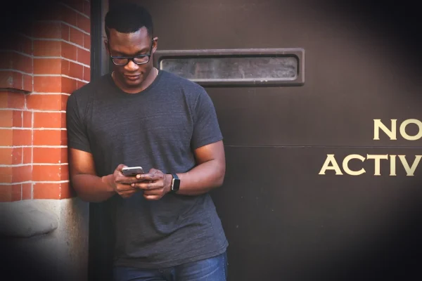 man, black man, mobile phone, person, smartphone, afro-american, african american, using the phone, portrait, communicat