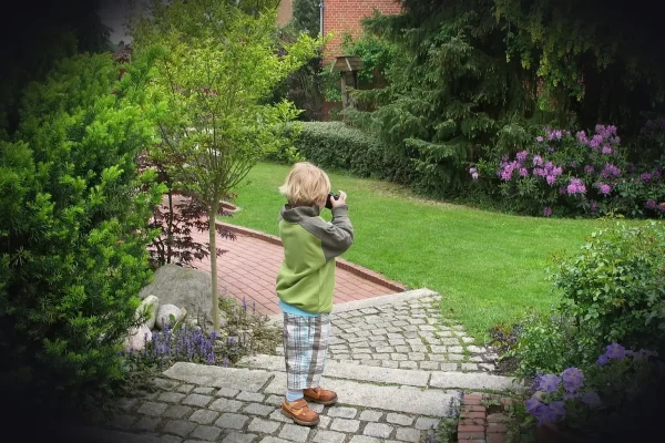 photographer, child, boy, first steps, camera, taking photos, photo tourists