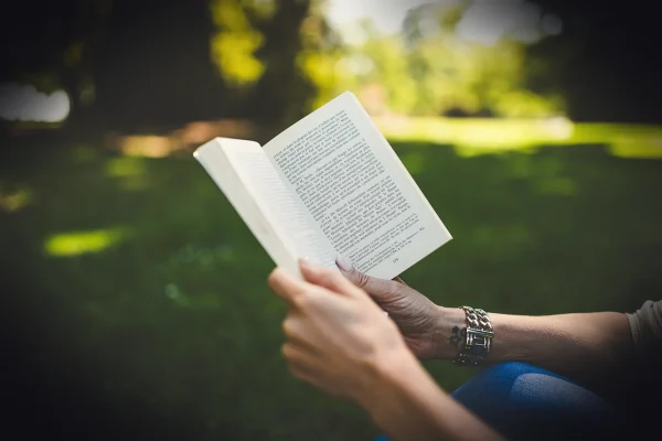 book, woman, park, read, reading, hobby, open book, pages, chapters, education, outdoors, leisure, recreation, relaxatio