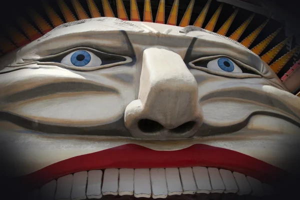 luna park, face, smile, park, fun, amusement, entertainment, funfair, colorful, color, child, carousel, ride, carnival,