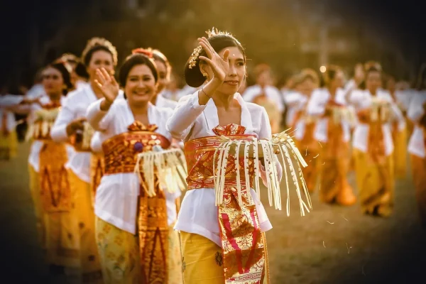 dance, balinese, traditional, women, bali, culture, tradition, people, festival, ceremony, costume, ritual, indonesian,