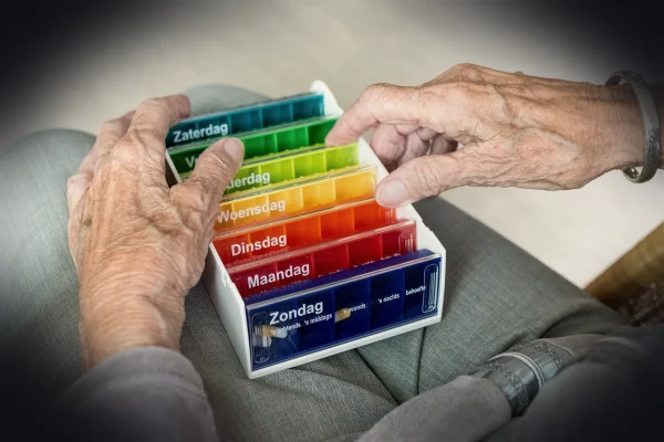 hand, human, woman, hands, elderly, senior citizens, self-reliance, loneliness, lived, old woman, welfare, old age, old,