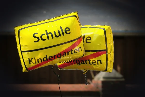 school enrollment, balloon, back to school, transition, change, school, school child, first grader, childhood, to learn,