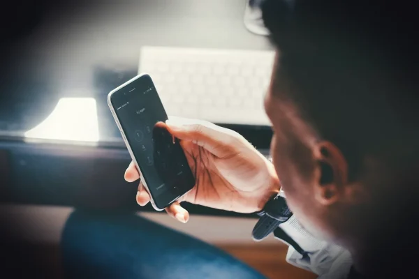 phone, technology, mobile, internet, touchscreen, wireless, gadget, pin, man, hand, communication, smartphone, screen, d
