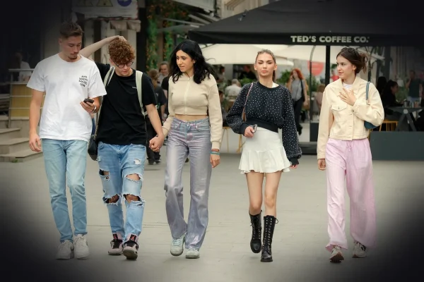 people, young, teenagers, girls, boys, five, walking, together, sidewalk, street, casual, lifestyle, urban