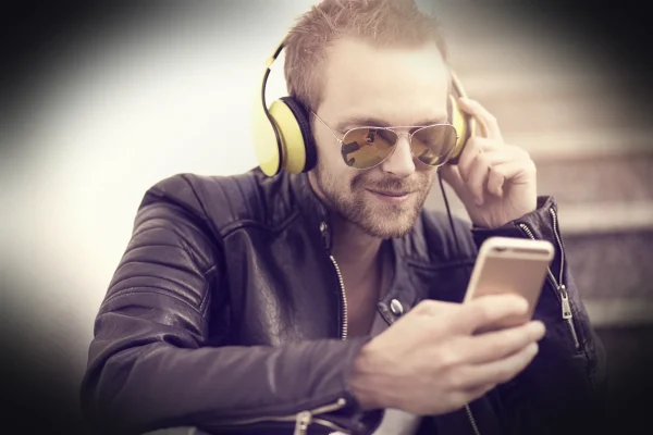 man, music, phone, headphones, smartphone, listening, technology, social, media, multimedia, app, streaming, downloading