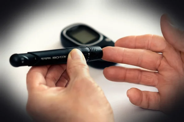 the level of sugar in the blood, the meter, hand, sugar, diabetes, diabetologia, medical, senior, old man, old, ailments
