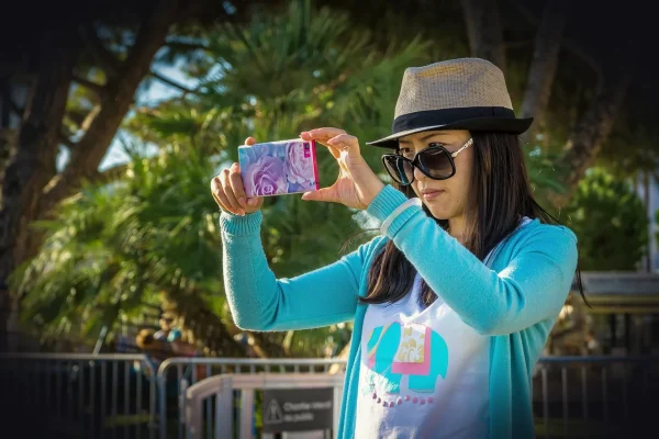 selfie, smartphone, self, phone, portrait, young, girl, woman, person on phone, picture, taking, photo, lifestyle, selfi
