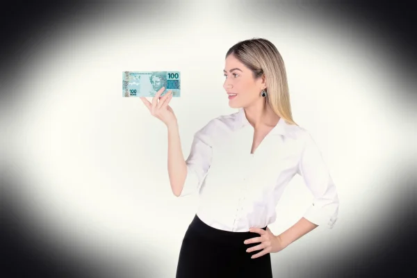 woman, bill, wealthy, rich, money, real, brazilian money, business woman, business, currency, investment, payment, wealt