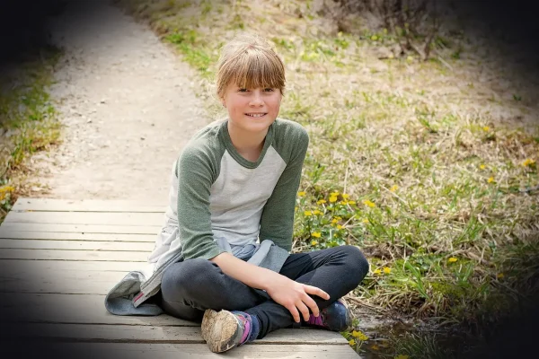 girl, child, nature, outdoors, races, quiet, relaxation, relax, balanced, to sit, web, childhood, human