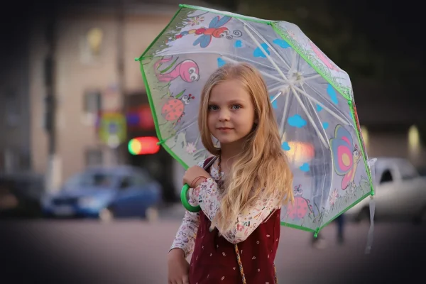 klintsy, bryansk oblast, area, girl, baby, portrait, city, cityscape, umbrella