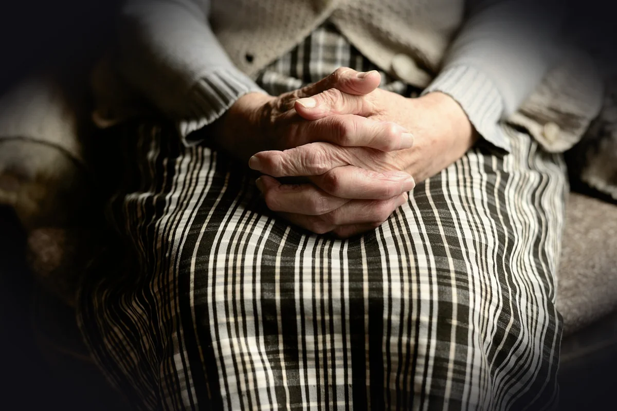 hands, human, old human, age, seniors, fold, skin, person, finger, prayer, pray, old woman, dress, sit, grandma, grandmother,