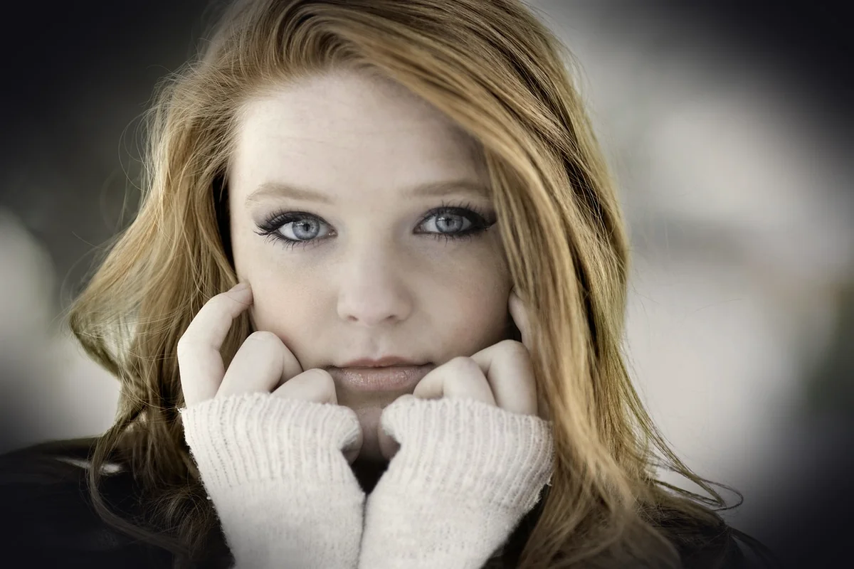 woman, face, winter clothes, winter clothing, warm clothing, young woman, hairstyle, long hair, girl, cold, redhead, young, r