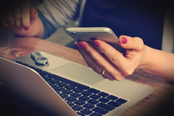 office, business, accountant, accounting, notebook, mobile phone, smart phone, keyboard, woman, laptop, technology, offi